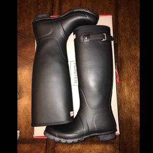 Matte Black Hunter Rain Boots & Socks